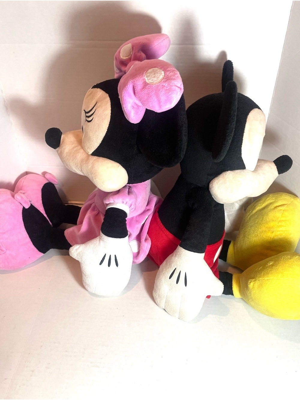 Disney Plush Pair Classic Duo Minnie and Mickey Mouse - Picture 13 of 13